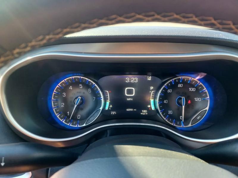 Chrysler Pacifica Touring L 2024