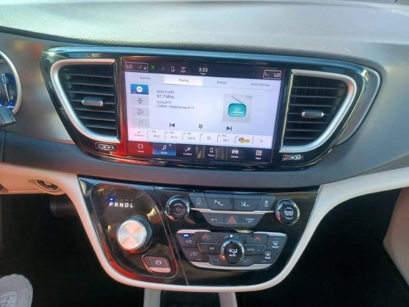 Chrysler Pacifica Touring L 2024