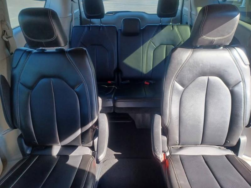 Chrysler Pacifica Touring L 2024
