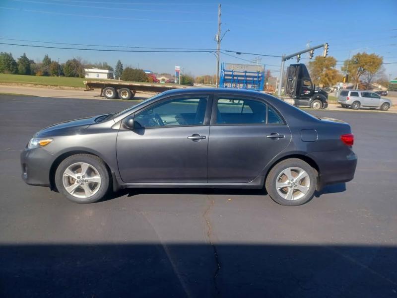 Toyota Corolla LE 2012