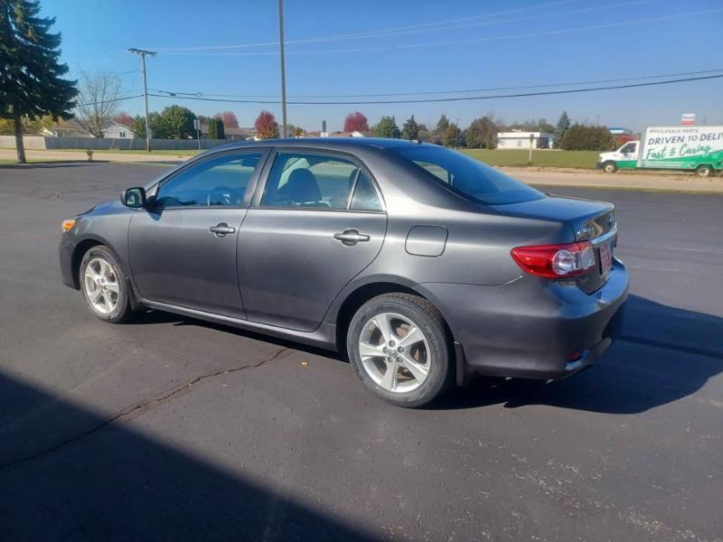Toyota Corolla LE 2012