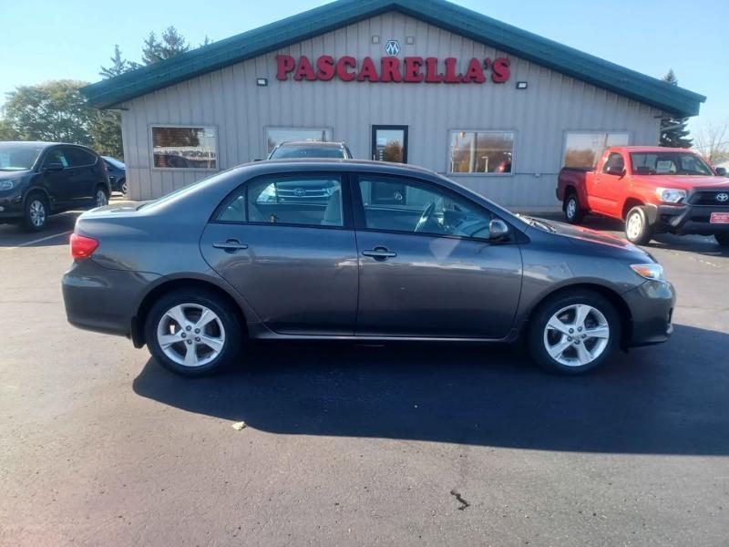 Toyota Corolla LE 2012
