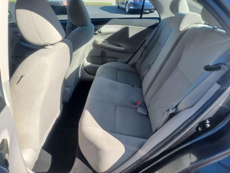 Toyota Corolla LE 2012