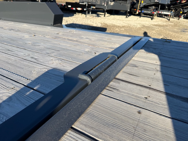 Lamar 7 ftx20 ft Tilt Equipment Hauler 14000 GVW  2025