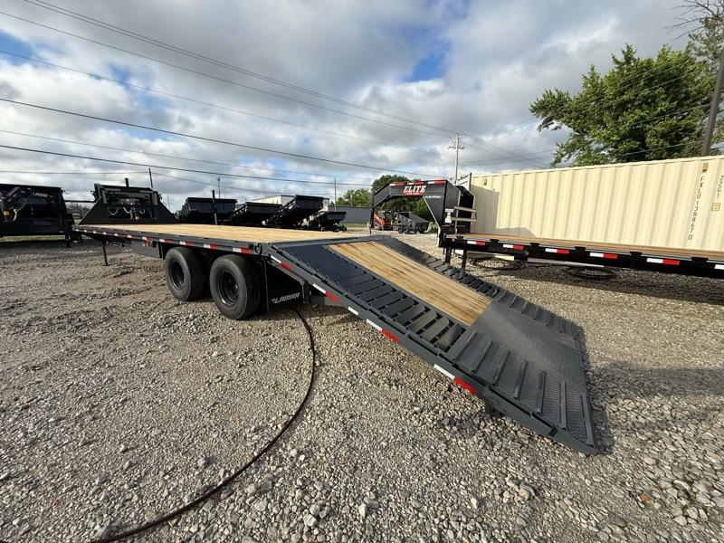 Lamar Hydraulic Tail Flatbed  2027