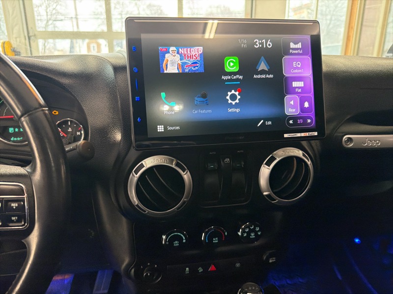 Jeep Wrangler Sahara 4WD 2015