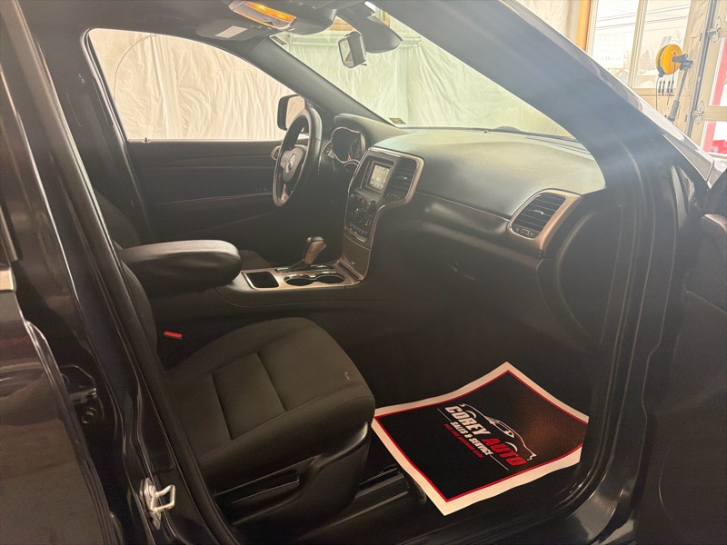 Jeep Grand Cherokee Laredo 4WD 2016