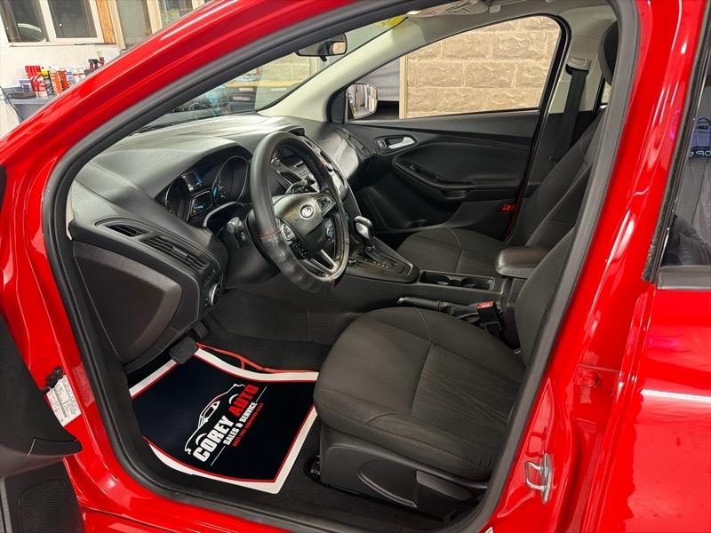 Ford Focus SE Sedan 2016