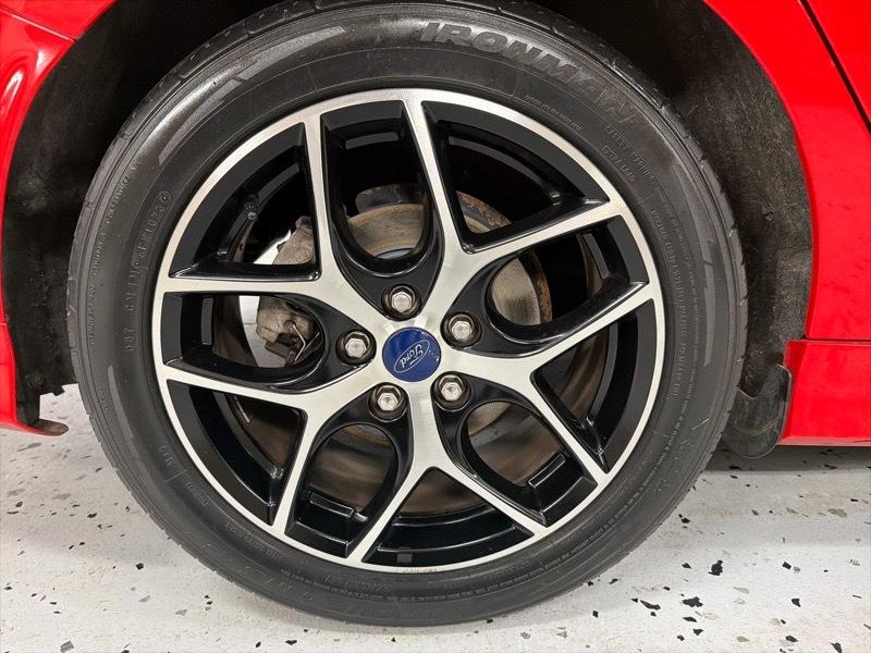 Ford Focus SE Sedan 2016