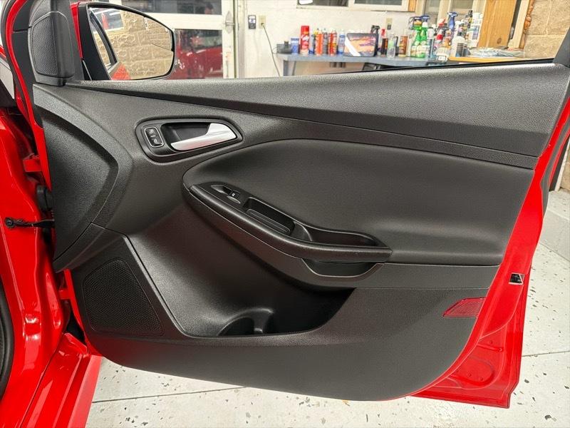 Ford Focus SE Sedan 2016