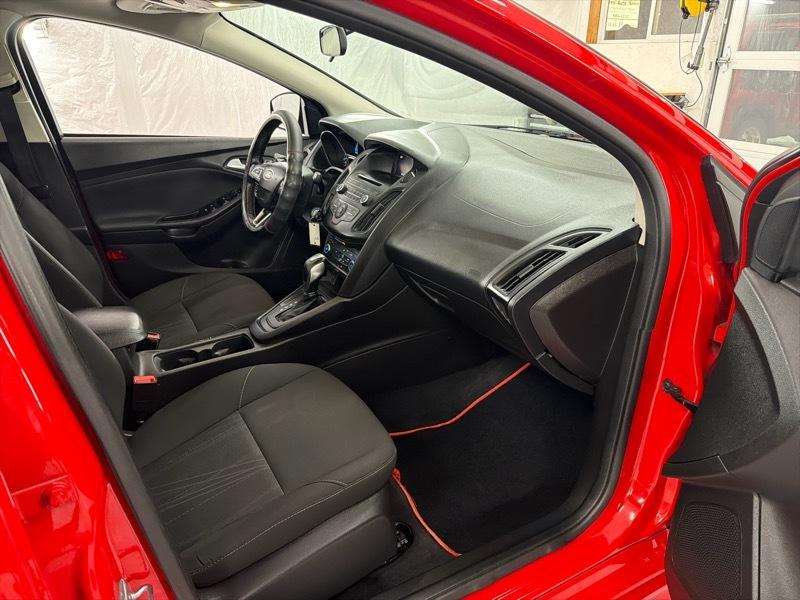 Ford Focus SE Sedan 2016