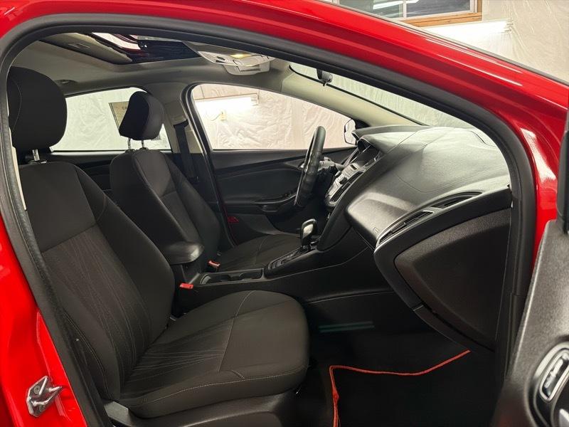 Ford Focus SE Sedan 2016