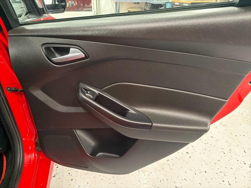 Ford Focus SE Sedan 2016