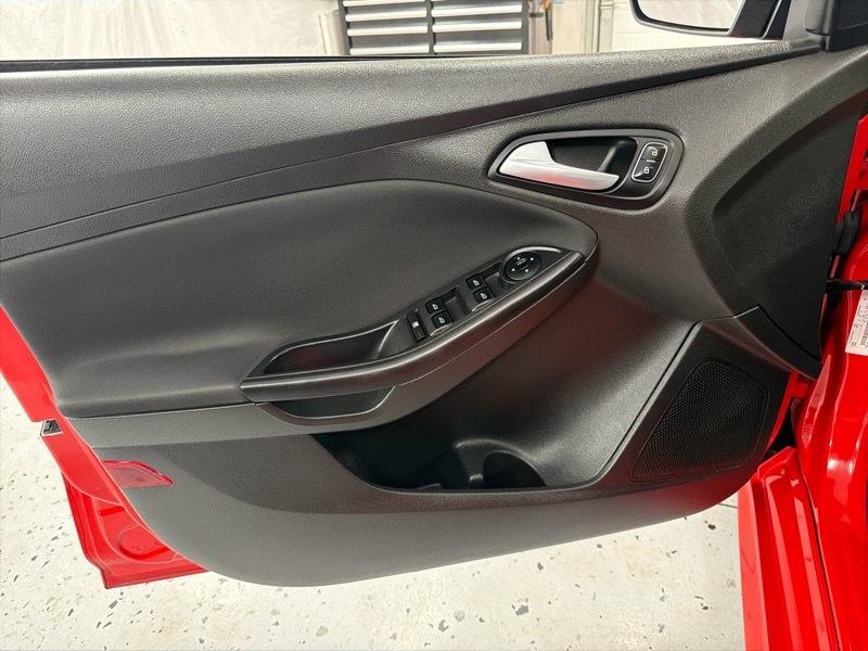 Ford Focus SE Sedan 2016