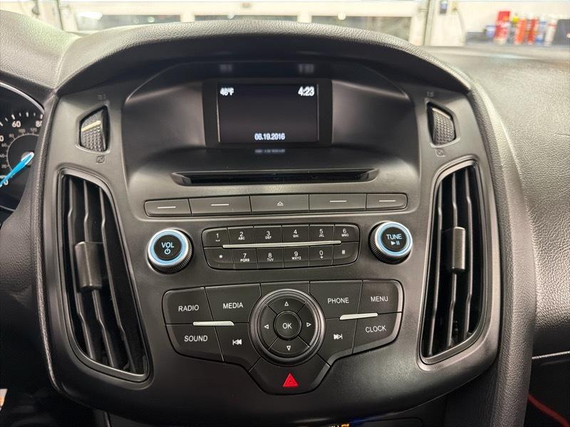 Ford Focus SE Sedan 2016
