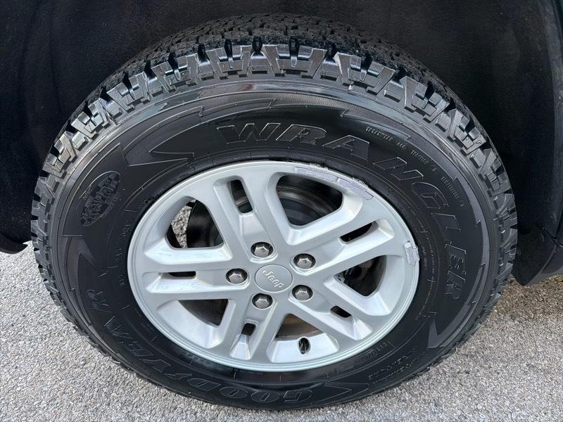 Jeep Grand Cherokee Laredo 4WD 2017