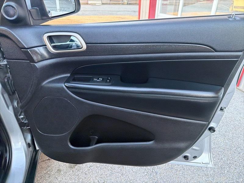 Jeep Grand Cherokee Laredo 4WD 2017