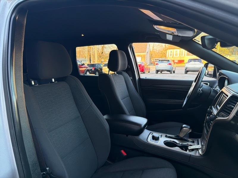 Jeep Grand Cherokee Laredo 4WD 2017