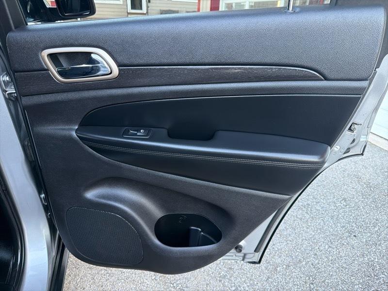 Jeep Grand Cherokee Laredo 4WD 2017