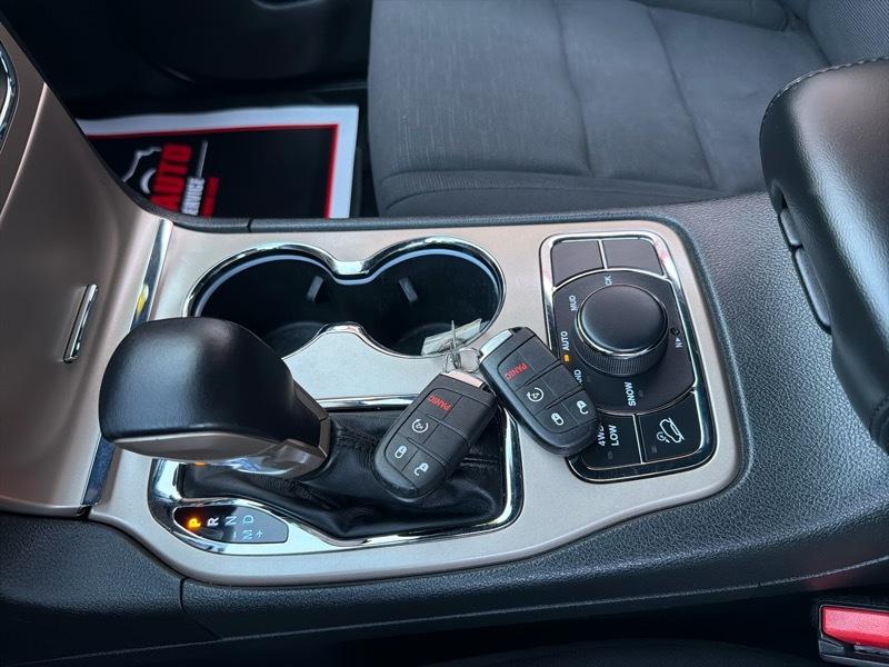 Jeep Grand Cherokee Laredo 4WD 2017