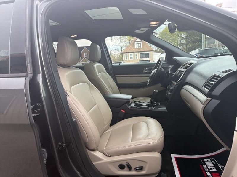 Ford Explorer XLT 4WD 2018