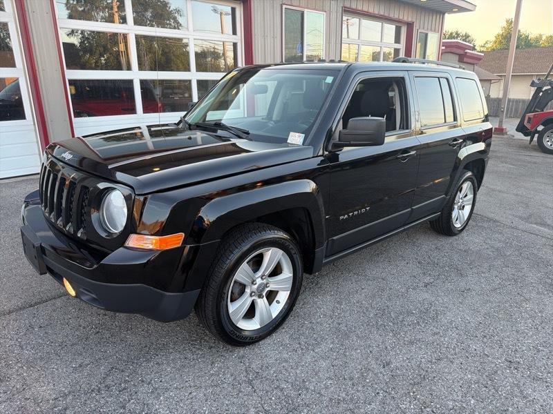 Jeep Patriot Latitude FWD 2012