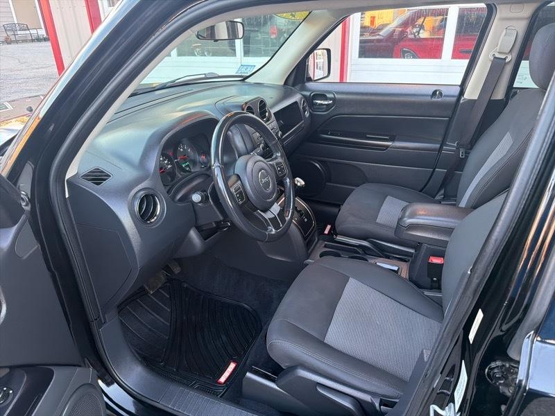 Jeep Patriot Latitude FWD 2012