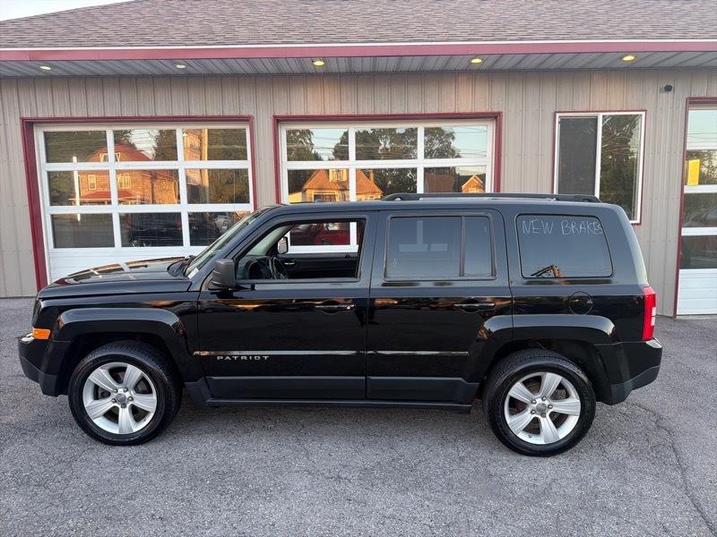 Jeep Patriot Latitude FWD 2012