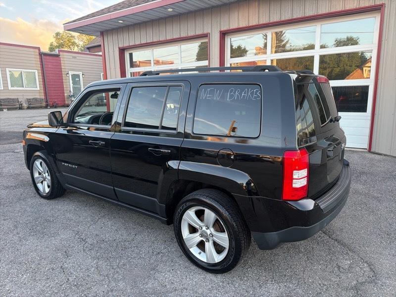 Jeep Patriot Latitude FWD 2012