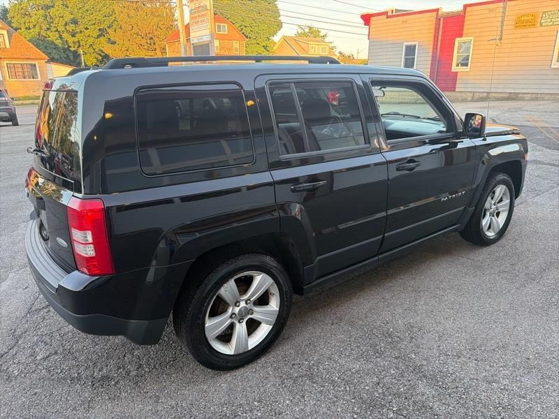 Jeep Patriot Latitude FWD 2012