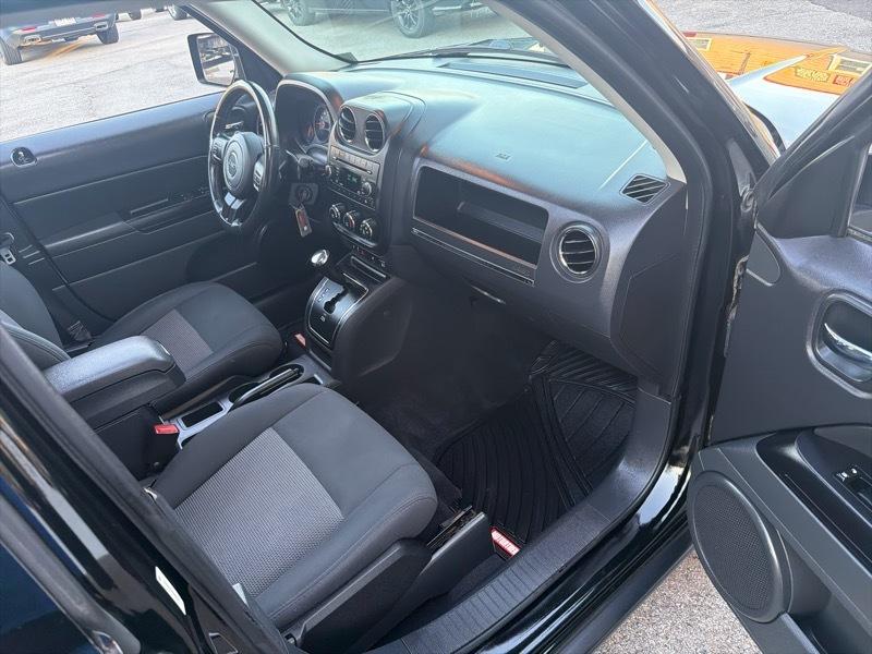 Jeep Patriot Latitude FWD 2012