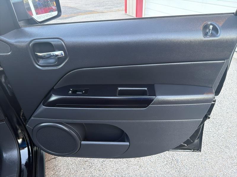 Jeep Patriot Latitude FWD 2012
