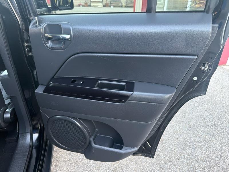 Jeep Patriot Latitude FWD 2012