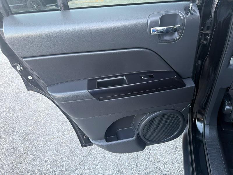 Jeep Patriot Latitude FWD 2012