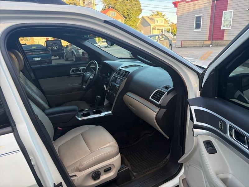 Ford Explorer XLT FWD 2012