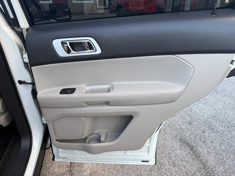 Ford Explorer XLT FWD 2012