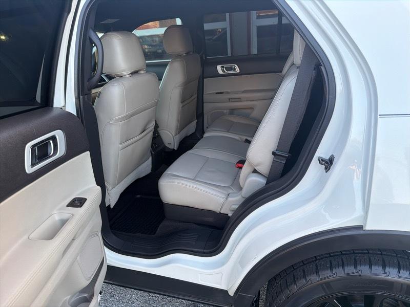 Ford Explorer XLT FWD 2012