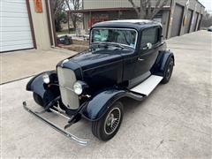 1932 Ford DELUXE COUPE 