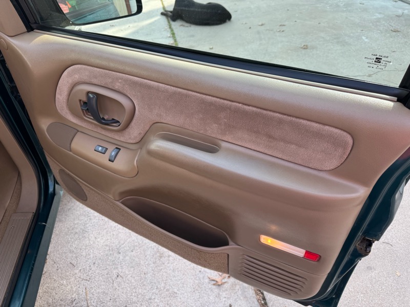 GMC Sierra C/K 1500 Club Coupe 6.5-ft. Bed 2WD 1995