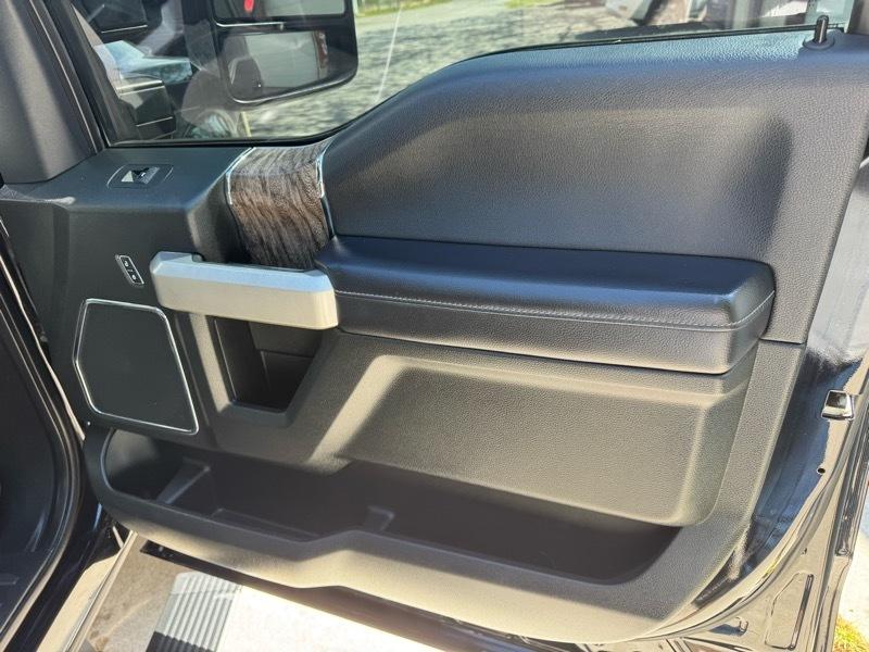 Ford F-250 SD Lariat Crew Cab 4WD 2017