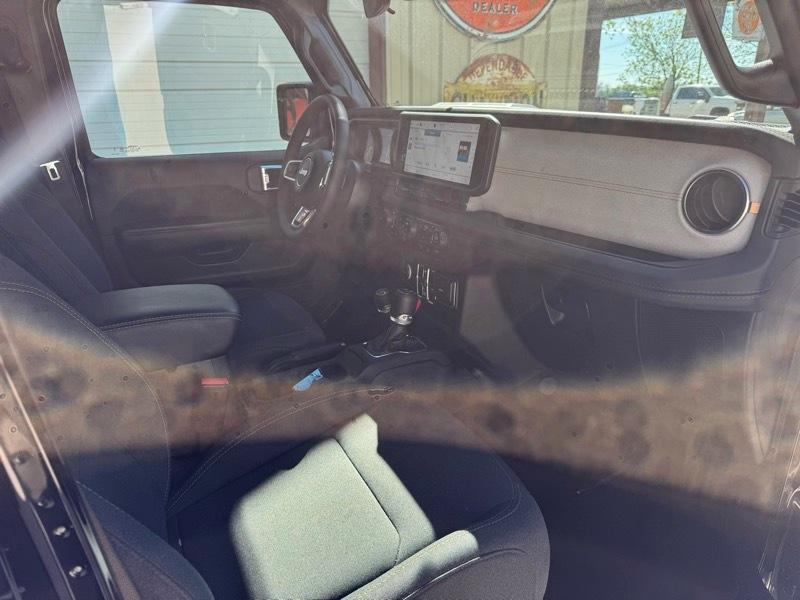 Jeep Wrangler 4xe Sahara 2025