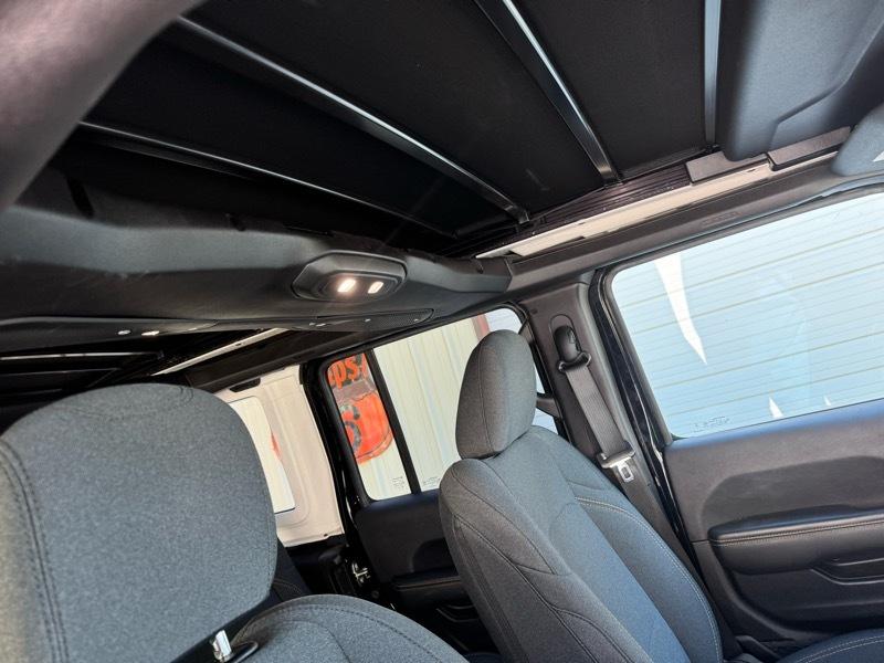 Jeep Wrangler 4xe Sahara 2025