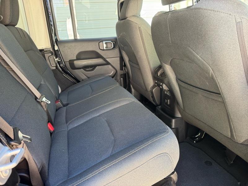 Jeep Wrangler 4xe Sahara 2025