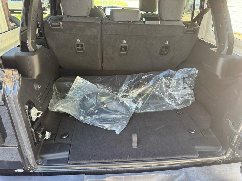 Jeep Wrangler 4xe Sahara 2025