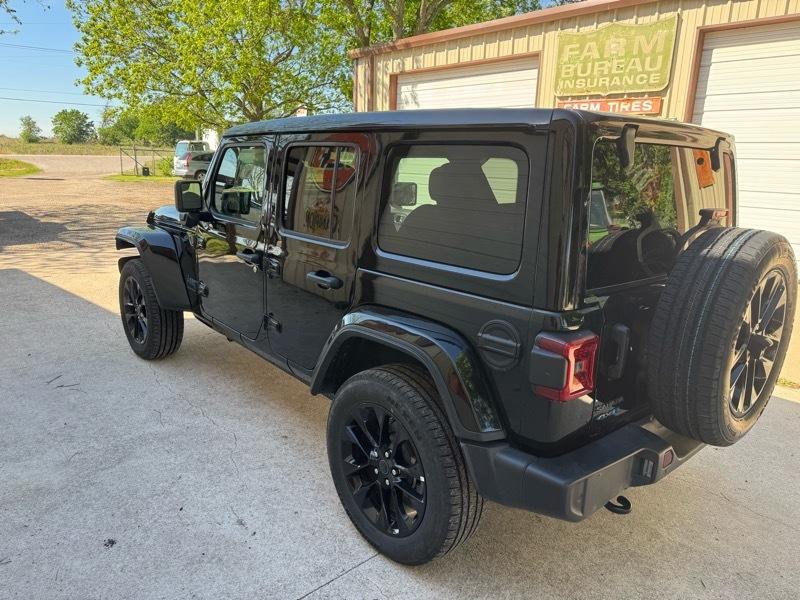 Jeep Wrangler 4xe Sahara 2025