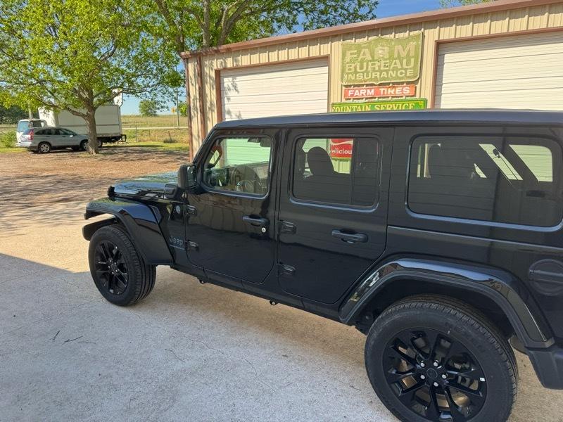 Jeep Wrangler 4xe Sahara 2025