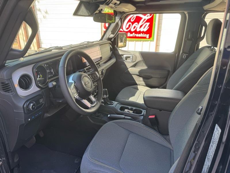 Jeep Wrangler 4xe Sahara 2025