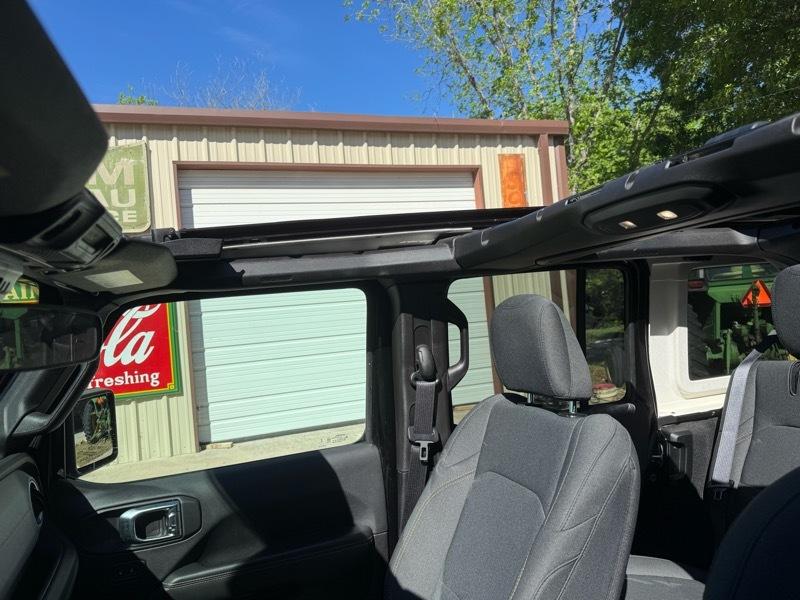 Jeep Wrangler 4xe Sahara 2025