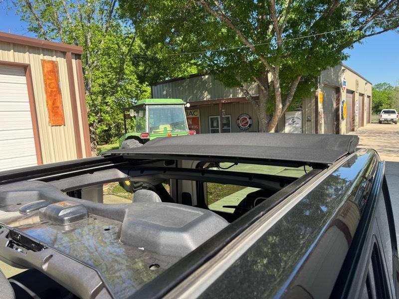 Jeep Wrangler 4xe Sahara 2025