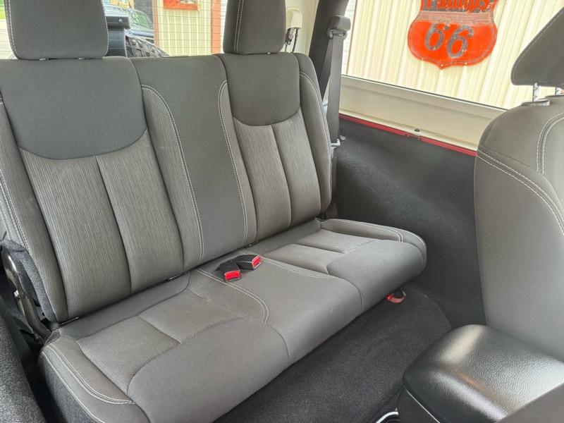 Jeep Wrangler Sahara 4WD 2015